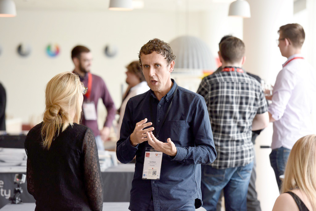  Sarah Leavitt & Lee Owen exchanging notes shortly ofter the student showreel  