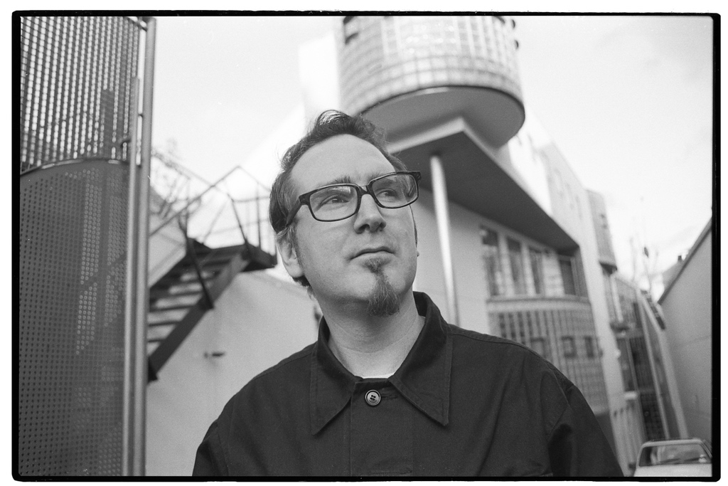  Chistian Looking To The Heavens 